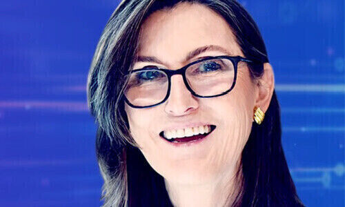 Cathie Wood, Gründerin und CEO der Investmentgesellschaft Ark Invest (Bild: Youtube)