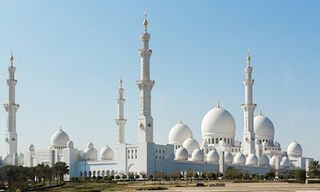 Sheikh Zayed Grand Mosque in Abu Dhabi (Image: Pixabay)