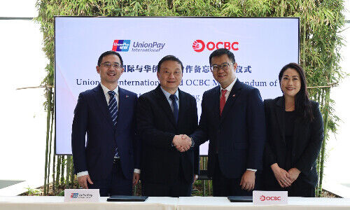 Jian Jiangtao and Wang Lixin (Larry), both UnionPay; Sunny Quek, OCBC, and Carine Low, UnionPay (Image: OCBC)