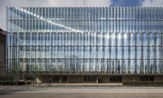 swiss re, 2018, profit