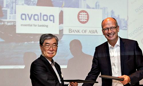 Carson Wen chairman of Bank of Asia and Juerg Hunziger of Avaloq (L to R)