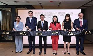 Wong Sze Keed (second from the right) (Image: AIA)