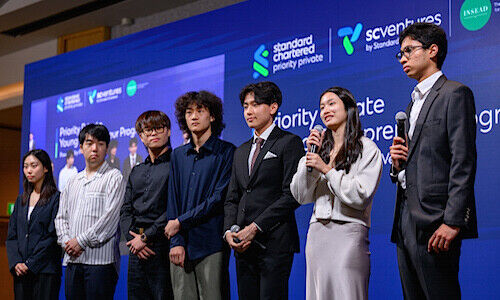 A group presentation during the Young Entrepreneur Program (Image: Standard Chartered)
