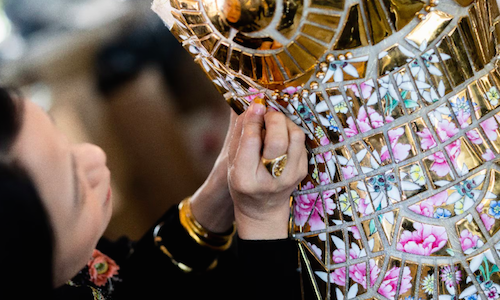 The making of «Glazed Splendour» (Image: UBS)