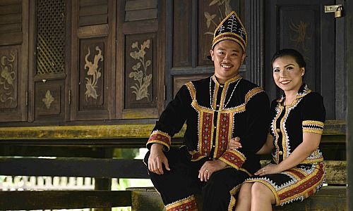 Traditional Costume of Dusun Ethnic from Sabah Borneo (Image: Unsplash)