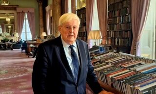 Former banker Rudi Bogni in the Athenaeum's Drawing Room (Image: finews)