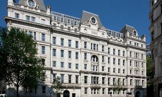 1 St Martin's Le Grand: Julius Baer's London Office
