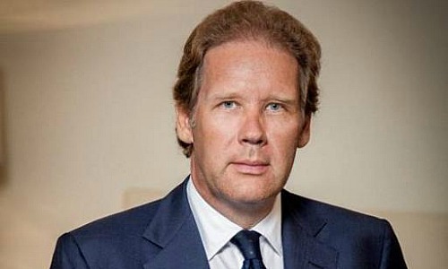 Eric Knight Keeps an Eye on UBS Share Price